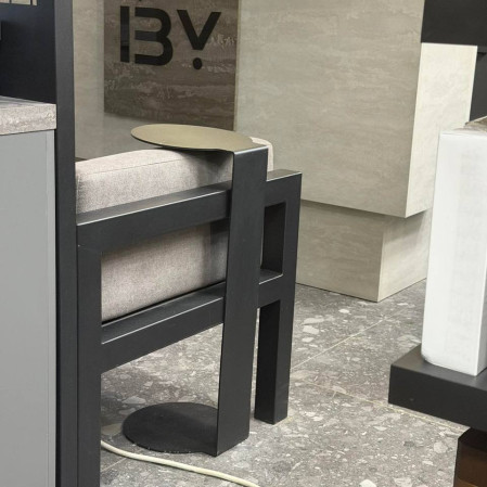 Стіл приставний – багатофункціональний